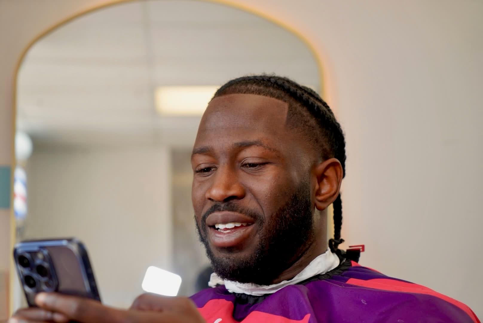 Trenzas con línea limpia y trabajo de bordes